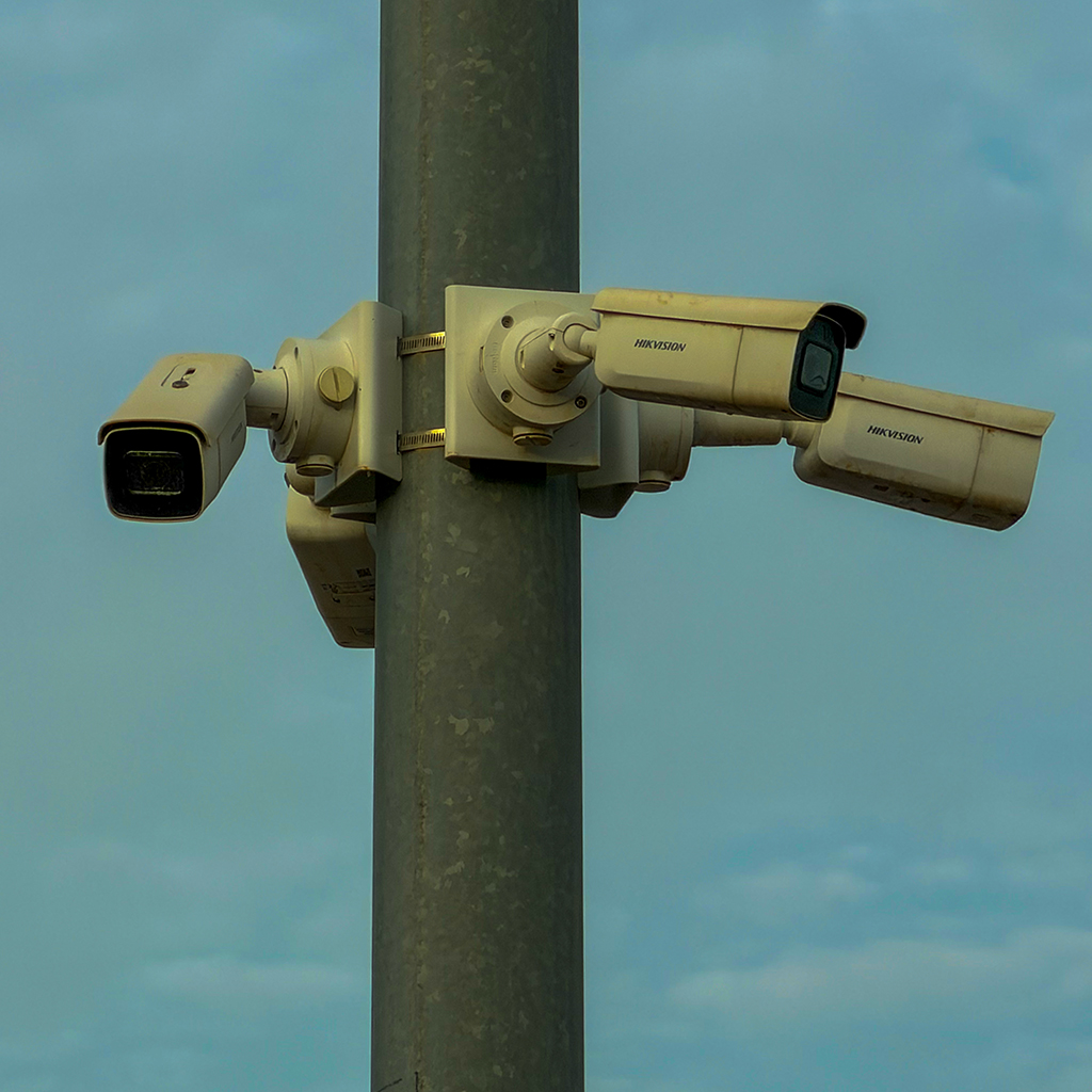 מצלמות על עמוד בעתלית